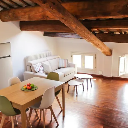 Sant'agata 2 Apartment *
